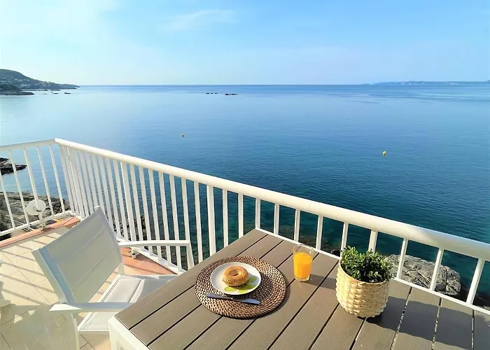 PROMOCANYELLES- Apartamento primera linea de mar en Canyelles-Roses